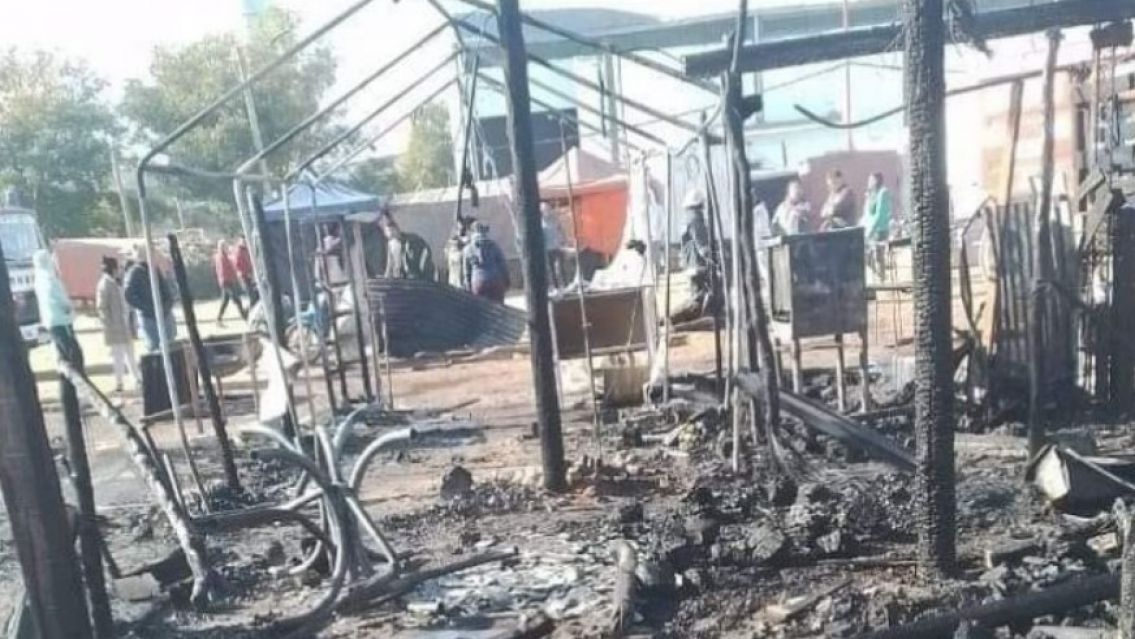 [URGENTE] Explot� una garrafa en un complejo y se incendi� todo: hay varios locales afectados