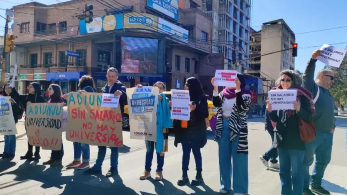 Paro en la UNJu: "Nuestros salarios tuvieron una p�rdida del poder adquisitivo del 50%"