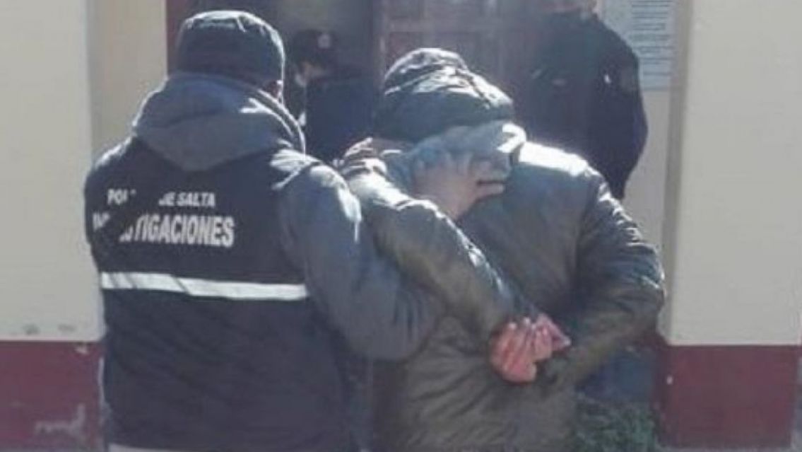 Nena de 8 años se acercó a su señorita y la dejó helada: tristísima confesión