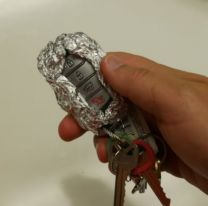 Por qu&eacute; las personas cubren sus llaves con papel aluminio: el curioso dato