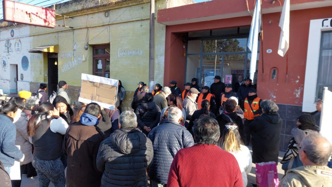 Tensi�n en Palpal�: vecinos en contra del GIRSU fueron a buscar a los concejales