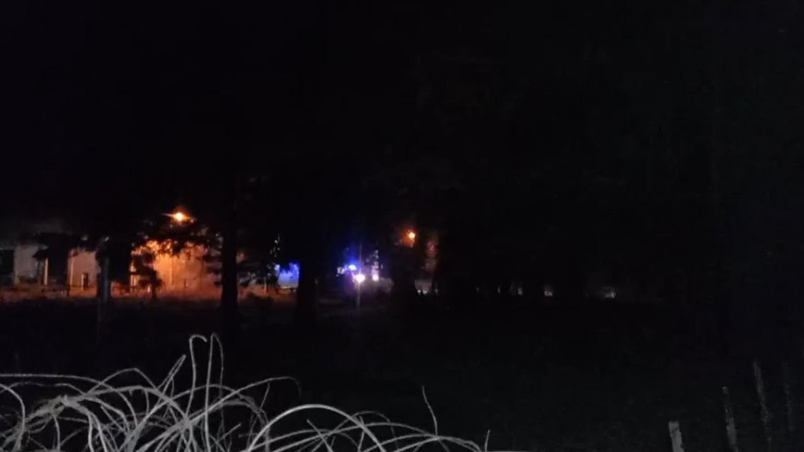 Encontraron sin vida a un hombre un terreno privado