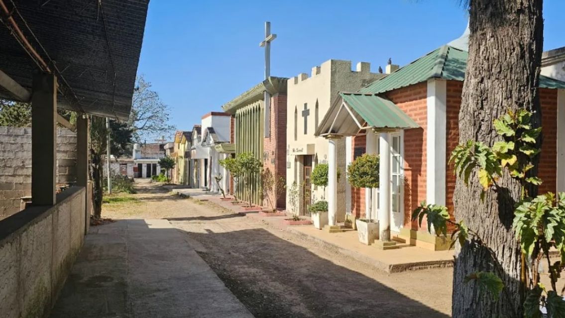 El cementerio de Perico totalmente abandonado: robos todos los d�as