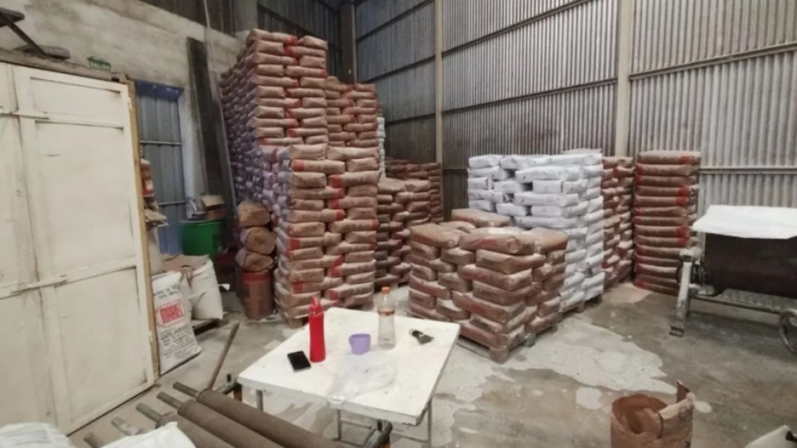 Clausuraron la f�brica de fideos m�s conocida del norte: ten�a caca de ratas y palomas
