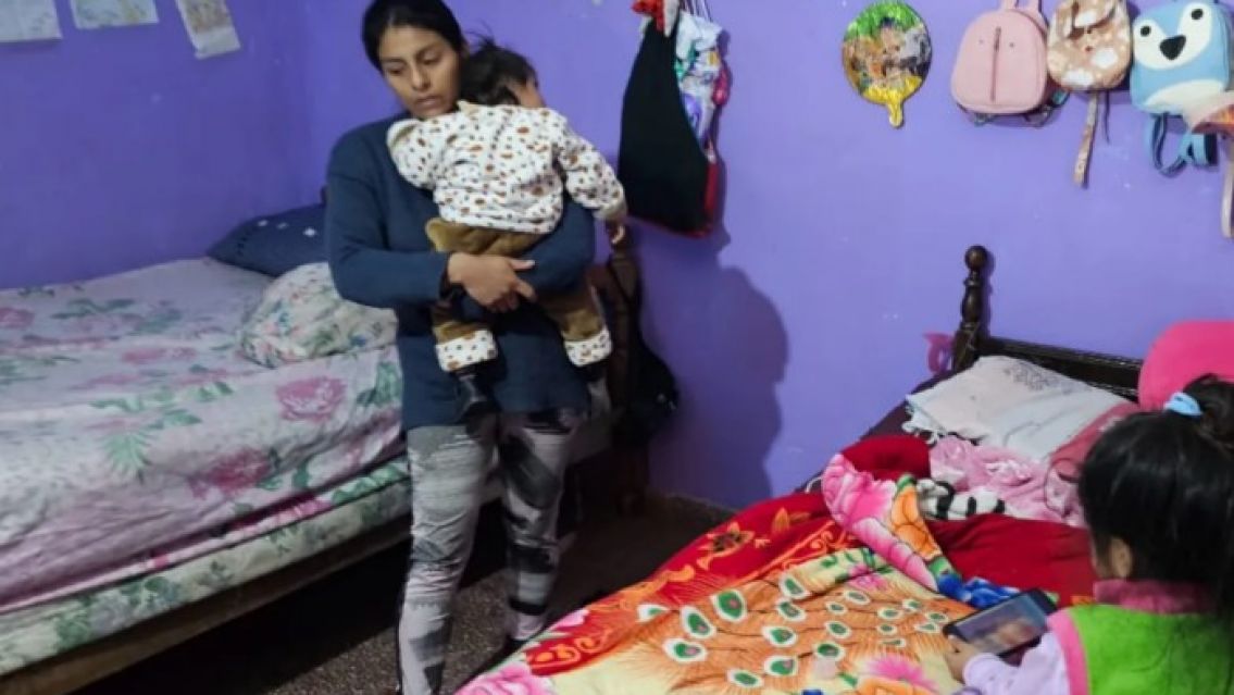 Daniela es juje�a, tiene dos hijitos y podr�a quedar en la calle: Necesita de todos