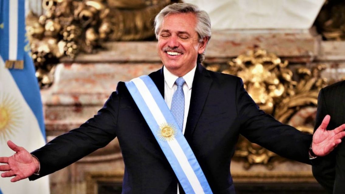 La nueva de Alberto: puso a una peluquera al frente de una central nuclear