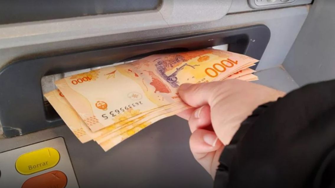 Aumentó el máximo de extracción en cajeros de todo el país: cuánto dinero se puede sacar ahora