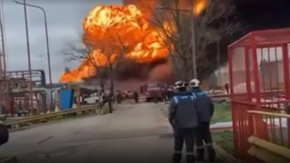 Feroz incendio en la refinería de YPF: el gran operativo