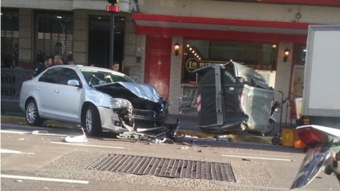 Famosa a los gritos y empujones porque chocó y no quiso hacerse el test