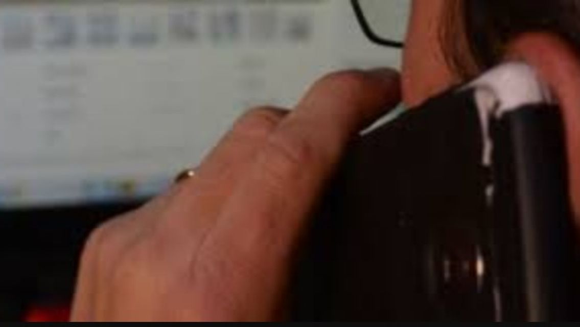 "Te transfer� de m�s": juje�o cay� en el cuento de la t�a y perdi� una fortuna