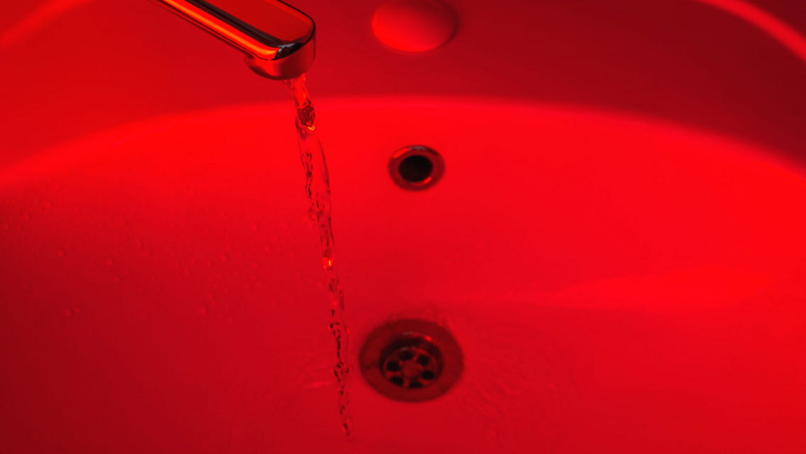 Norte�o estaba "desaparecido" y lo encontraron en el telo con otras tres personas