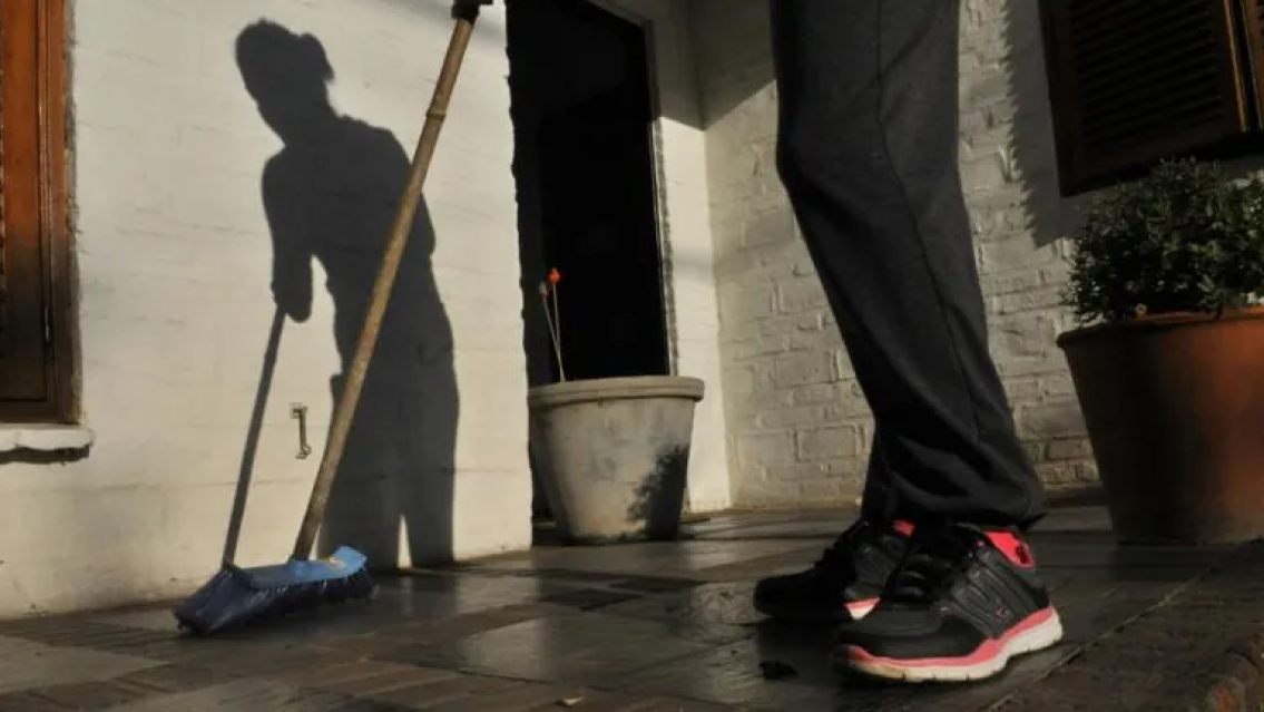 Aumento a empleadas de casas particulares, todo lo que hay que saber