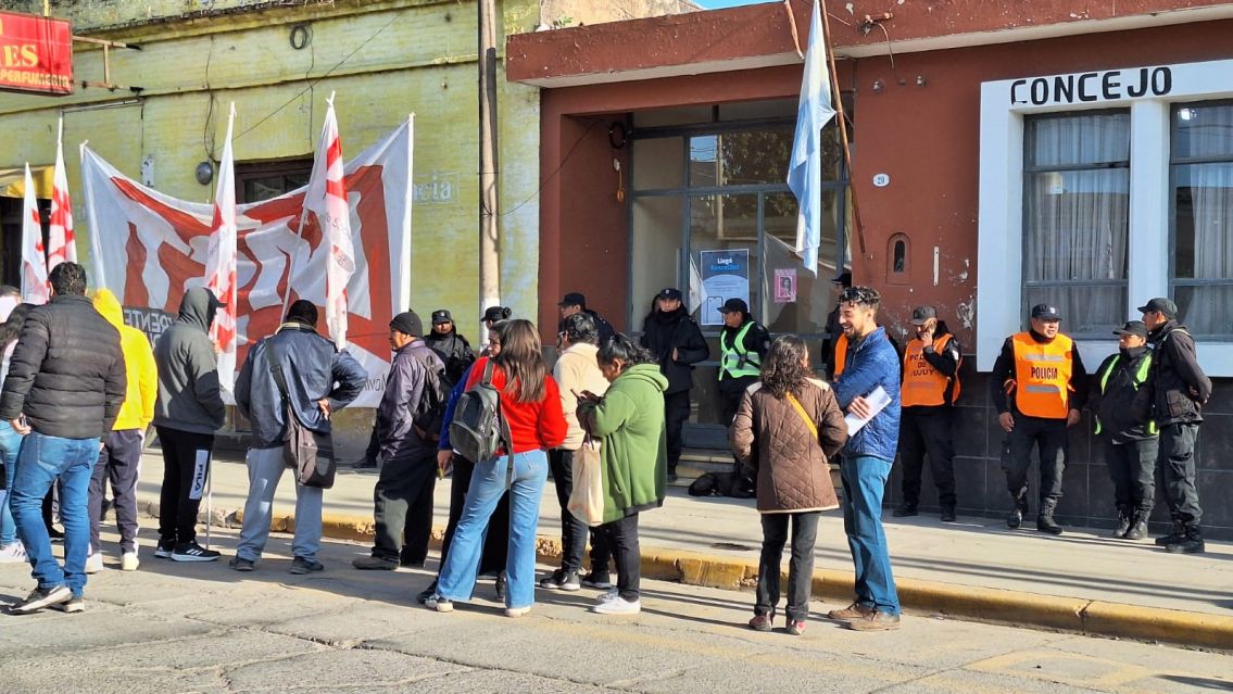Concejales de Palpal� no sesionan desde hace m�s de un mes y solo le descontar�n el 10% del sueldo