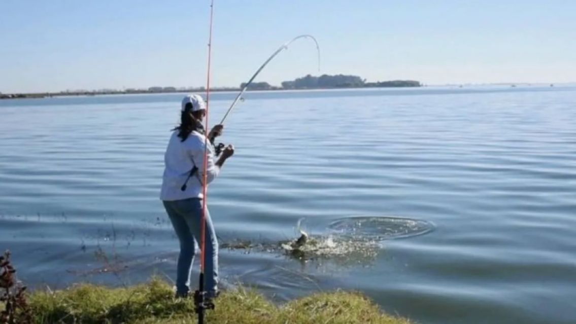 Se acaba la pesca en los diques juje�os: "totalmente proh�bido"