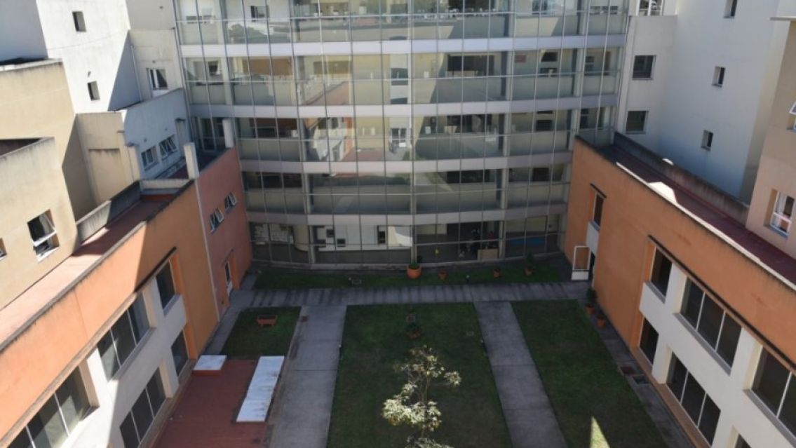 Desgracia en Bolivia: juje�ito de 3 a�os cay� de un segundo piso y est� grave