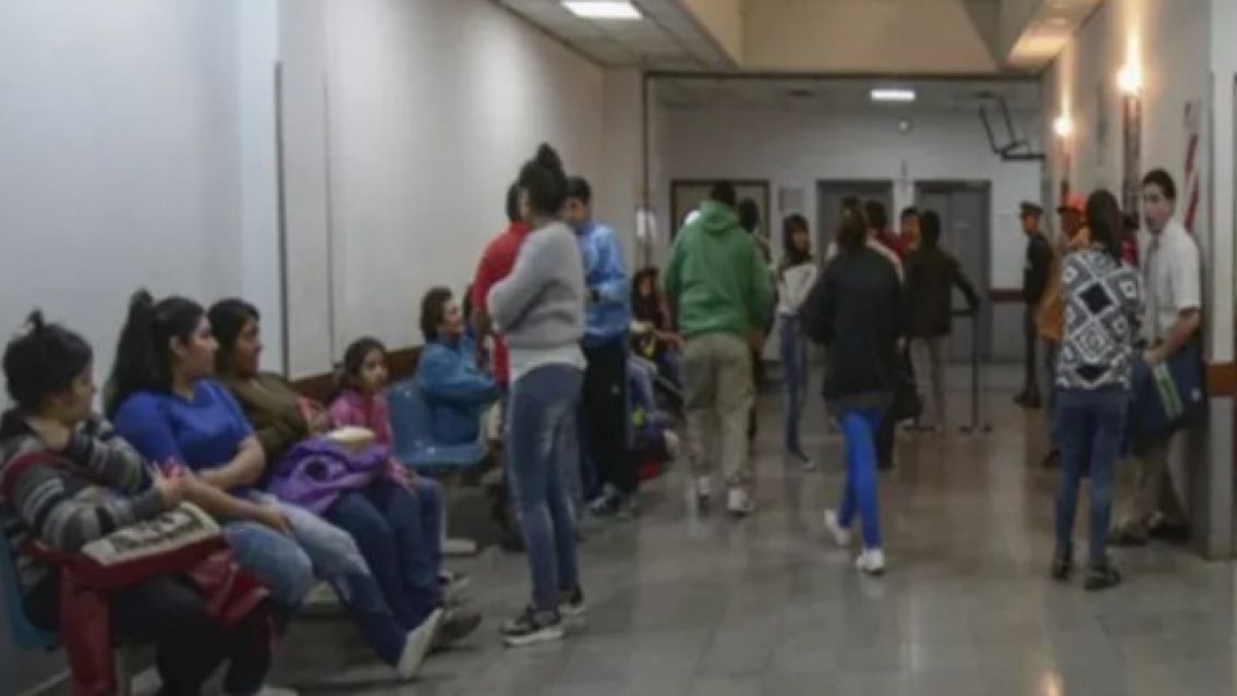 Juje�ito cay� de un segundo piso: fue trasladado de urgencia al hospital