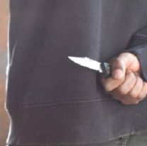 Entró a una conocida peña de Jujuy y acuchilló a dos changos: están graves