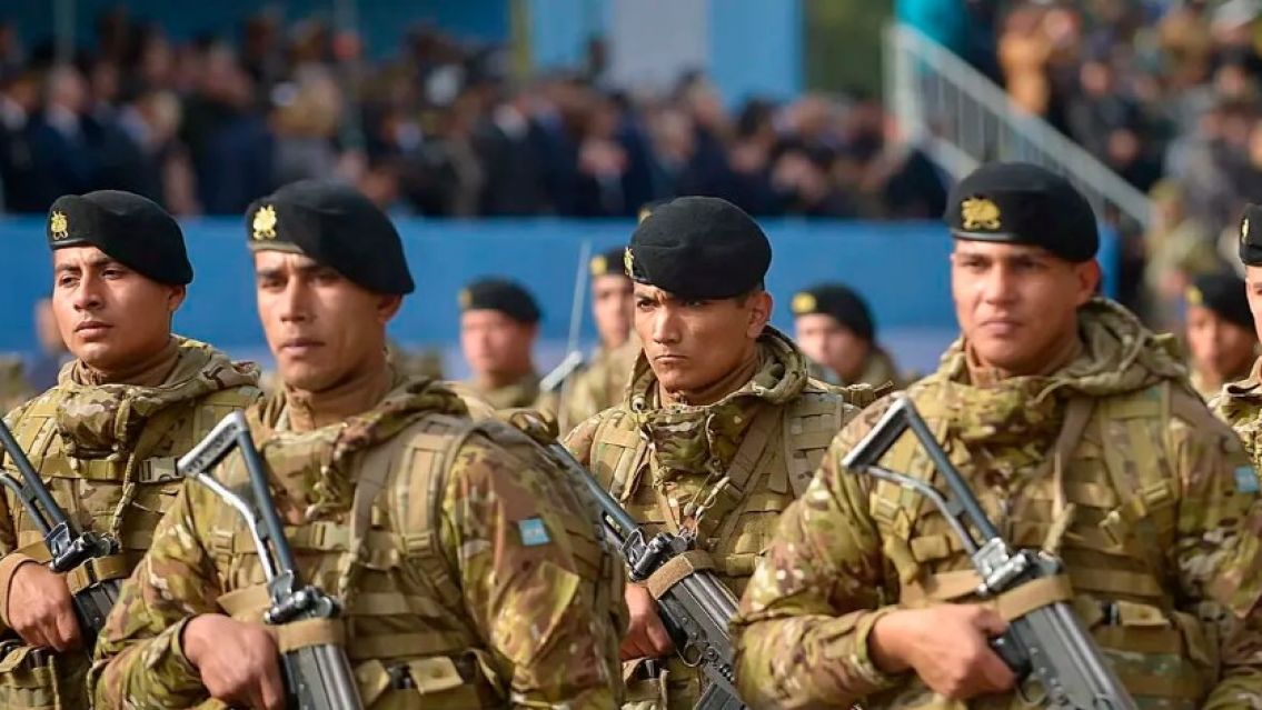 El Gobierno otorgó un bono al personal de las fuerzas de seguridad y armadas