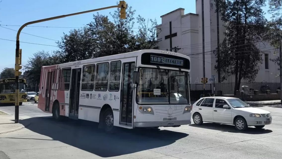 Comenzó a circular en Jujuy el primer colectivo 100% eléctrico
