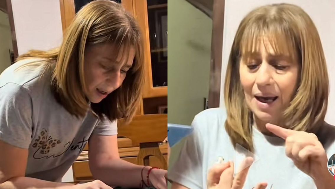 Encontr� a su mam� gritando en el ba�o y se asust�: "�S�camelo de ah�!"