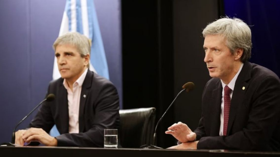 El d�lar blue baj� $45 en la semana y la brecha cambiaria toc� el nivel m�s bajo desde mayo