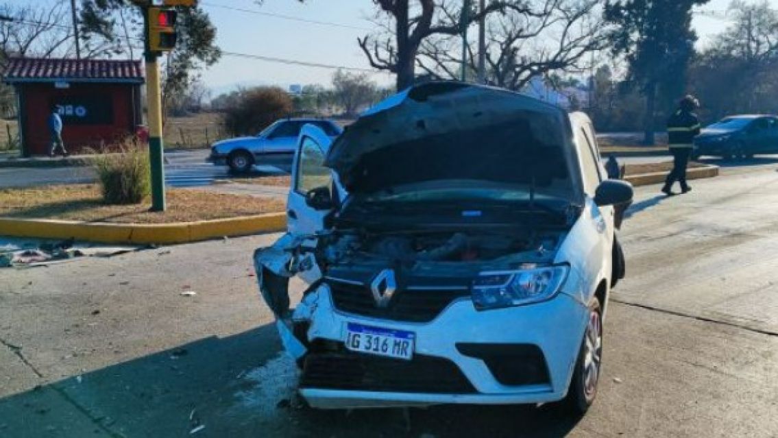 Terrible: esto le dio de alcoholemia al conductor del auto blanco que choc� con un taxi