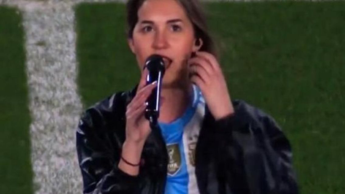 La drástica decisión que tomó la chica que cantó en los festejos de la Selección