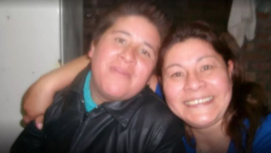 La dolorosa despedida a la familia que muri� en un choque