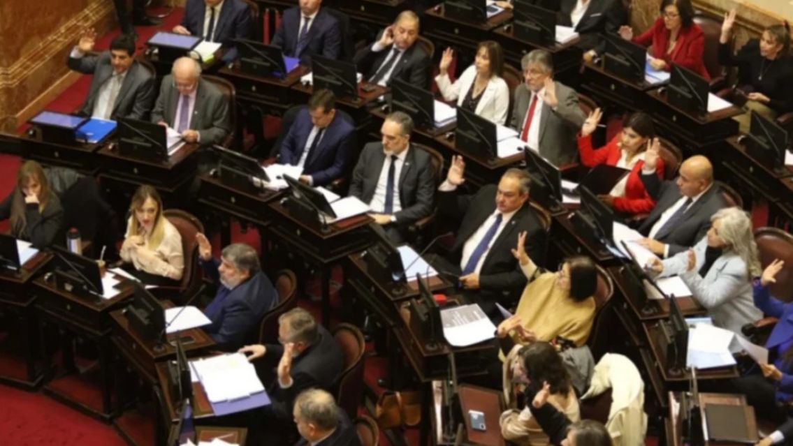 La UCR gir� y el DNU de la SIDE ser� debatido en el recinto del Senado