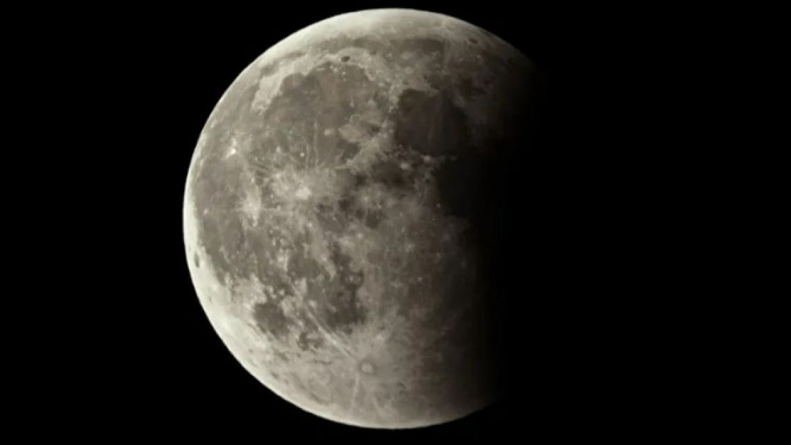 Eclipse lunar de septiembre: ¿Cuándo se verá y cómo impactará sobre cada signo?