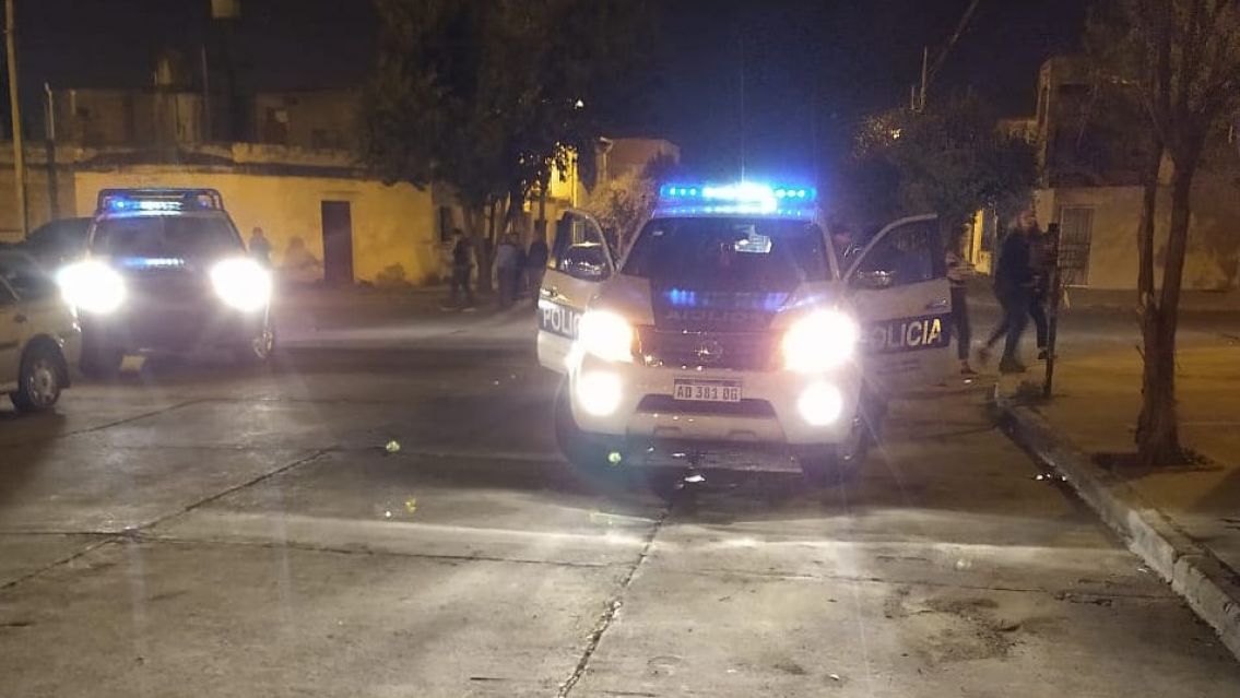 Entr� a la casa de su ex, la golpe� y la amenaz� con un cuchillo en San Pedro