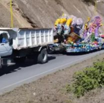 Comienza el traslado de las carrozas a Ciudad Cultural: Piden circular con precauci&oacute;n