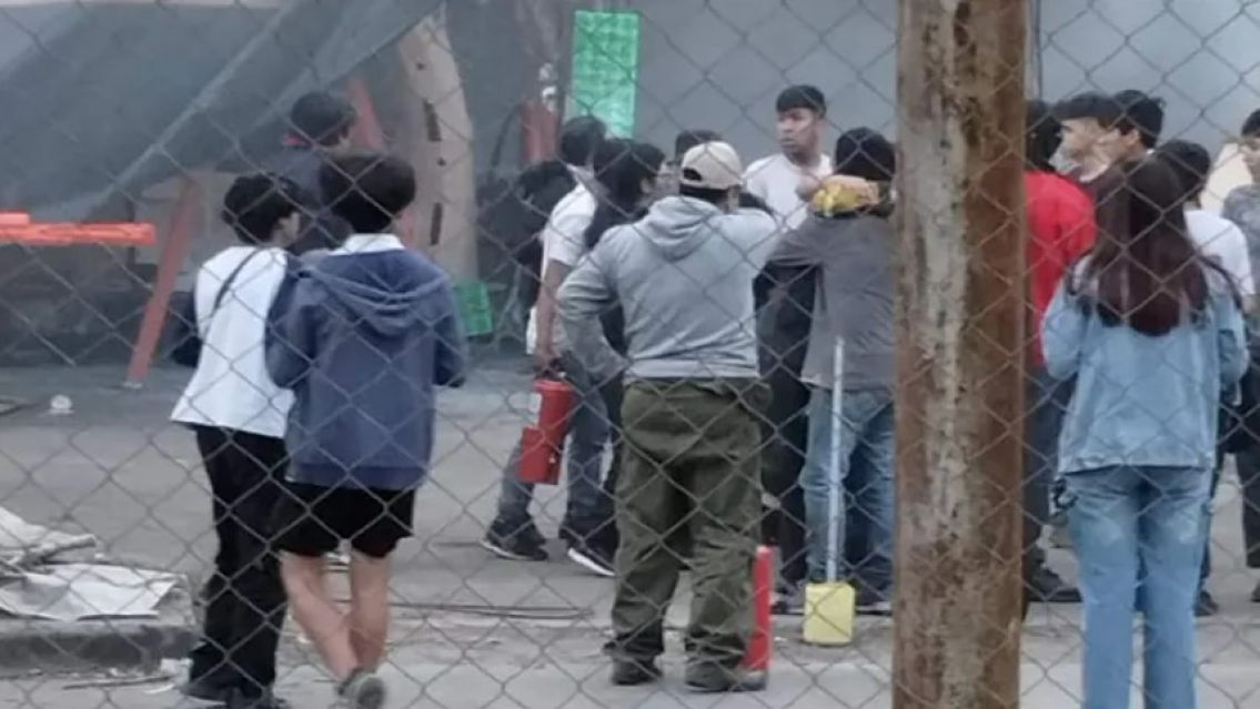 Se quem� una parte de la carroza de la Escuela de Minas y necesitan ayuda