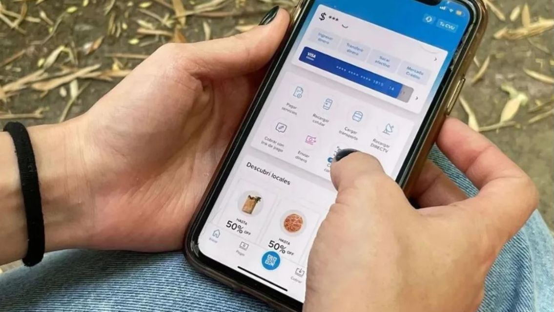 Lo que nunca hay que hacer al transferir dinero entre cuentas propias