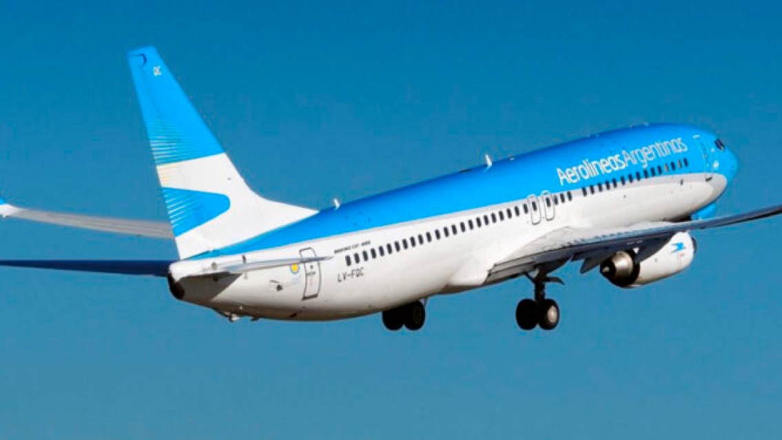 Otro día de paro, difunden cuánto ganan y los "lujos" que piden los pilotos