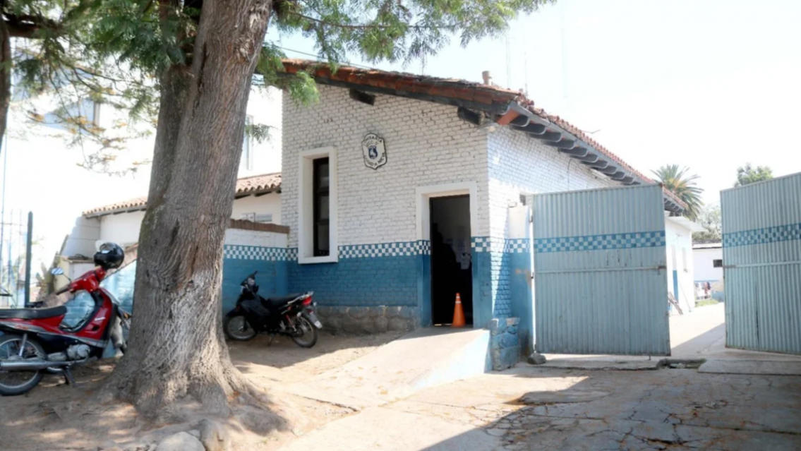 Le hicieron la moto a un Polic�a de Tr�nsito en Ciudad de Nieva