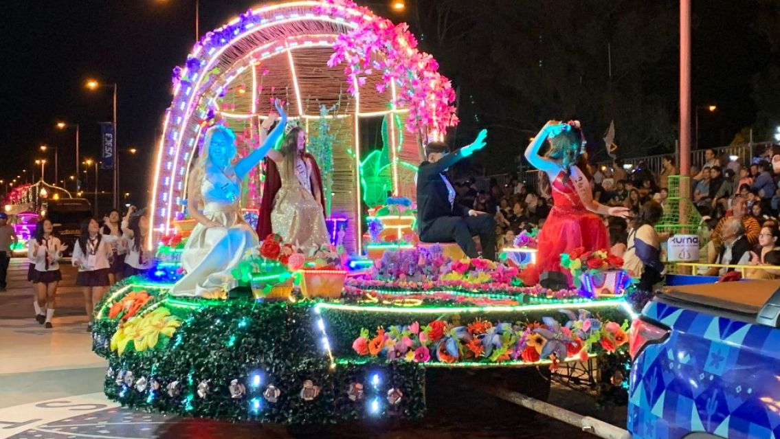 Hoy desfilan los 2 grupos: Habrá más de 68 carrozas