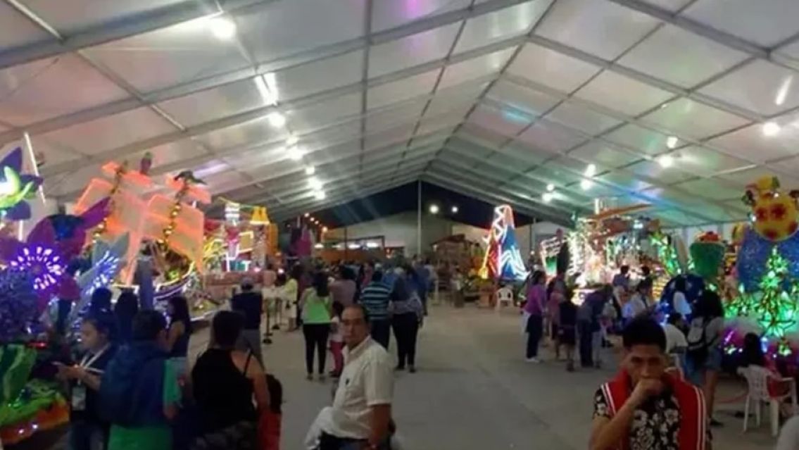 Esc�ndalo en el desfile de carrozas: denuncian a un hombre por golpear a una embarazada y a estudiantes�