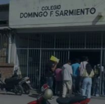 Esc&aacute;ndalo en una colegio de Palpal&aacute;: Les prohibieron la entrada a su fiesta por la ropa