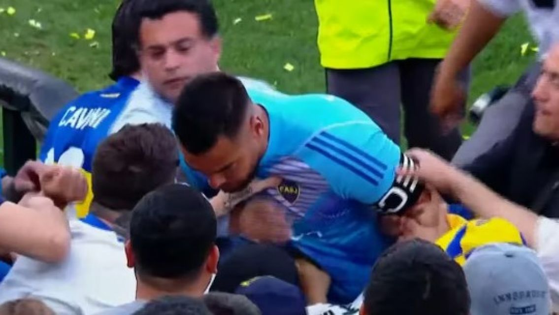 Se conoci� la sanci�n que recibir�a Chiquito Romero tras la agresi�n al hincha en el Supercl�sico