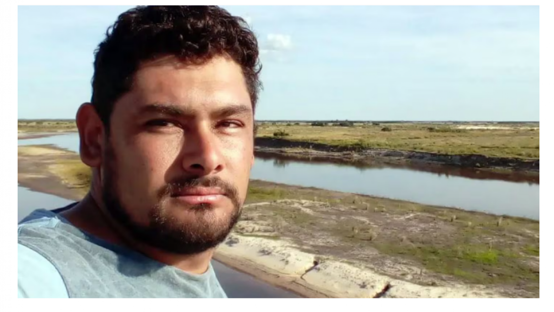 Eran pareja, él terminó con una "perimetral", se le acercó y ella lo mató