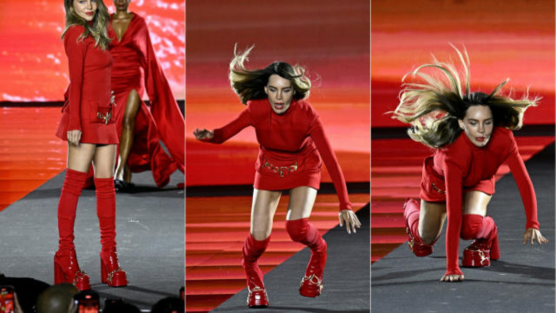 Me caigo y me levanto, Belinda termin� en el piso en plena pasarela