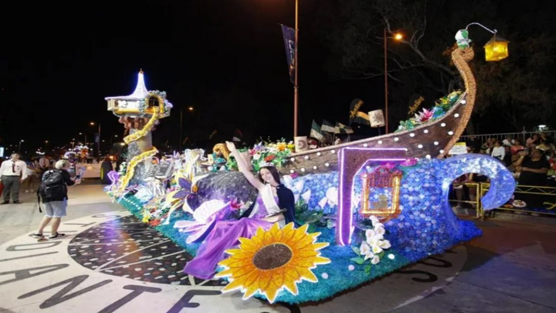 QPJ transmite el desfile doble de carrozas de la FNE 2024: No te pierdas nada