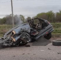 Changuito de 16 a&ntilde;os choc&oacute; contra un cami&oacute;n y muri&oacute;, as&iacute; qued&oacute; el auto