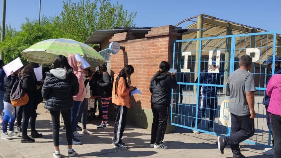 Mujeres aspirantes a polic�as denuncian discriminaci�n en el Instituto de Seguridad