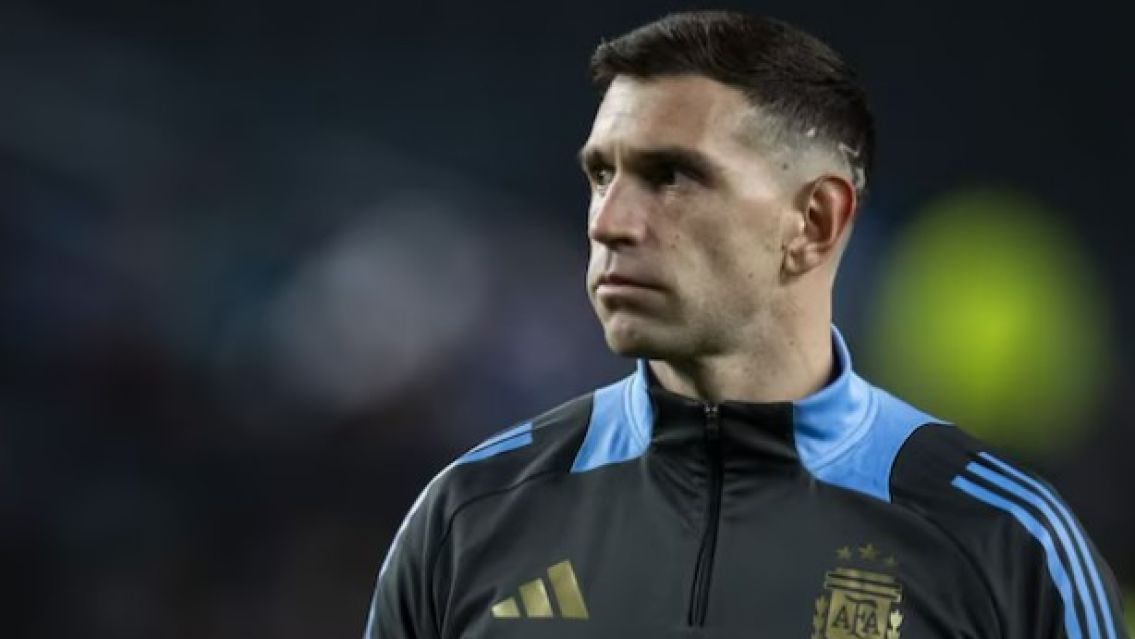 Suspendieron al Dibu Mart�nez tras el partido con Colombia: cu�ntas fechas estar� sin jugar