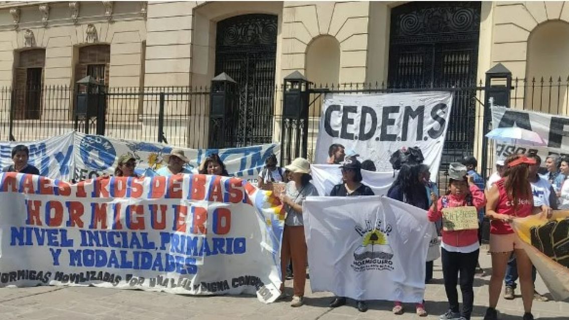 Multitudinaria marcha en Jujuy por un salario digno: "Sin respuestas"
