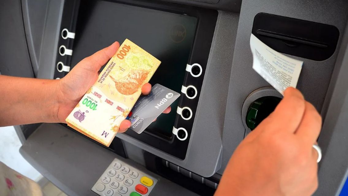 Tu novio polic�a se despert� con la cuenta llena! Sorpresa en Jujuy