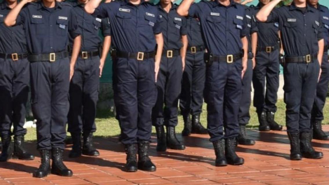 Quién es Guillermo Gómez el policía que sueña con ser actor y ganar un Guillermo Gómez