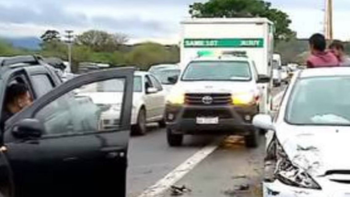 Terrible choque en la 66: hay doce personas afectadas